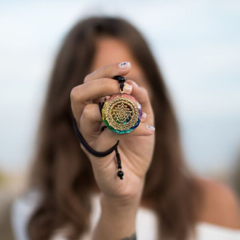 Pendentif Orgonite &quot;Sri Yantra - 7 Chakras&quot; -  - L&#39;Arbre des Chakras